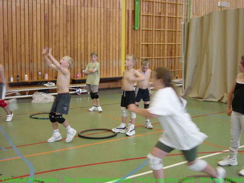 En ook de volleybalschool is actief bezig.