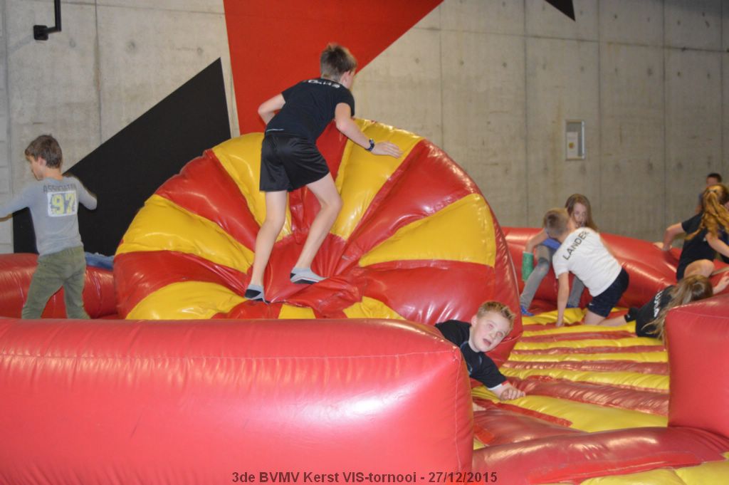 Springkastelen in de zaal beneden.