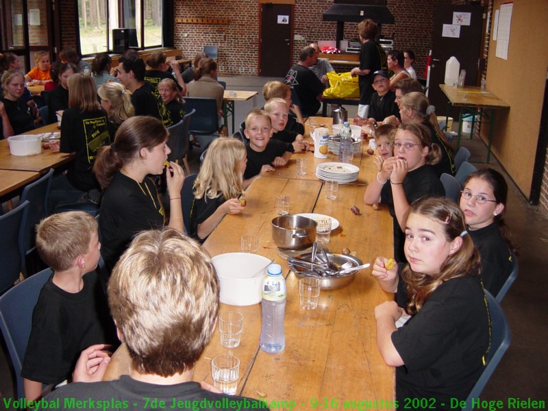 De bewegingsschool en de volleybalschool.