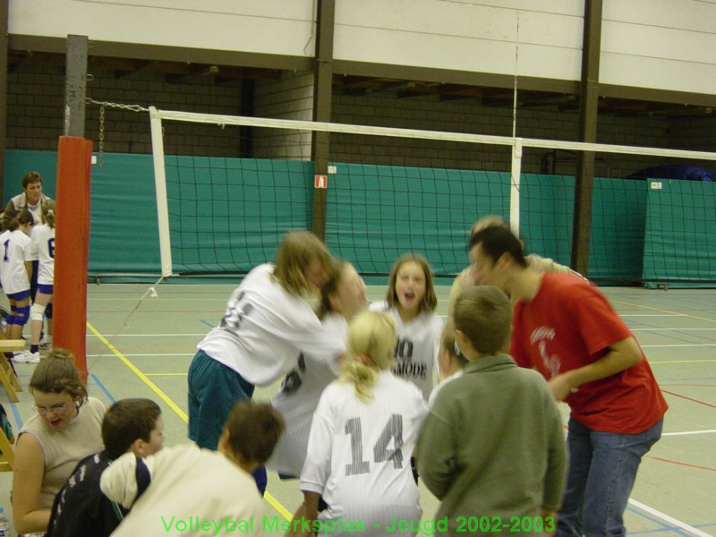 Coach Yves en de meisjes D3.