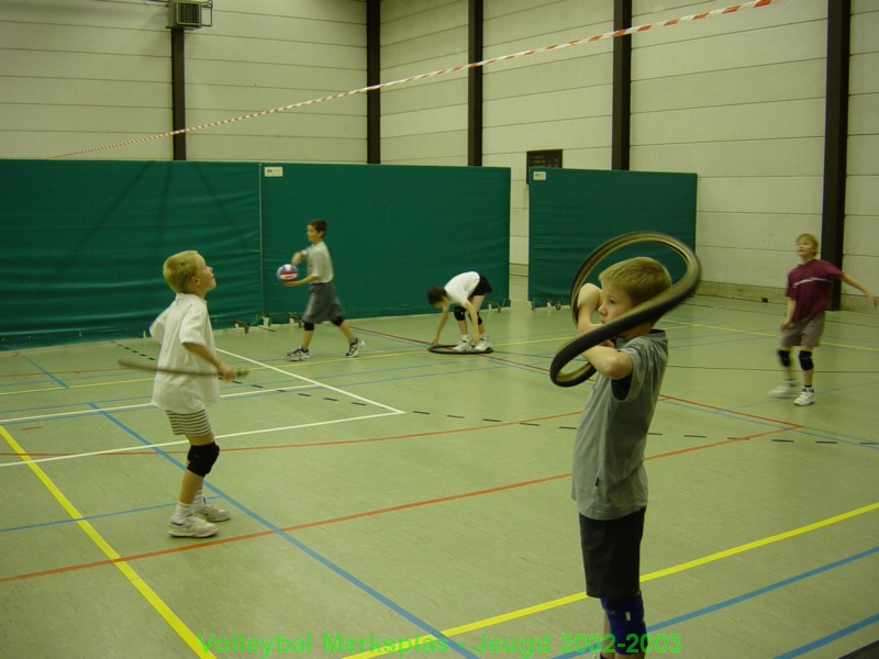 De E-jeugd en volleybalschool.