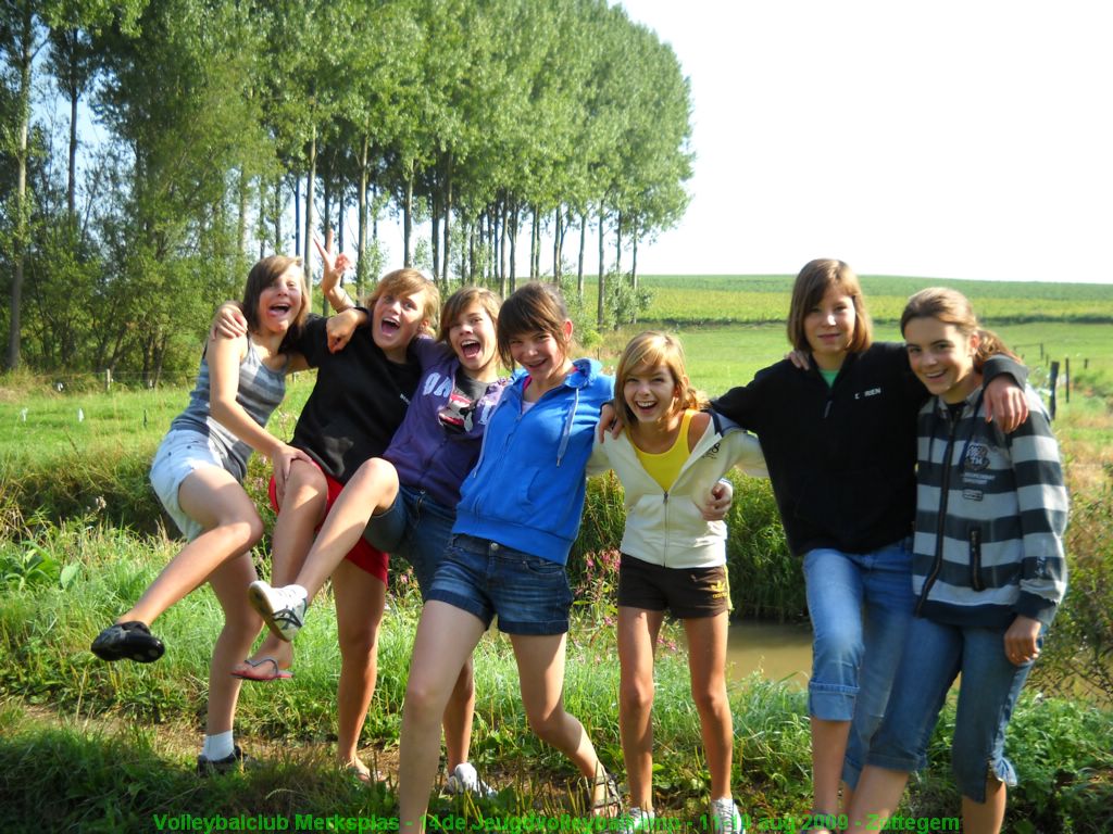 De meisjes C: Laura, Berbe, Lotte, Anke, Charisse, Dorien en Kim.