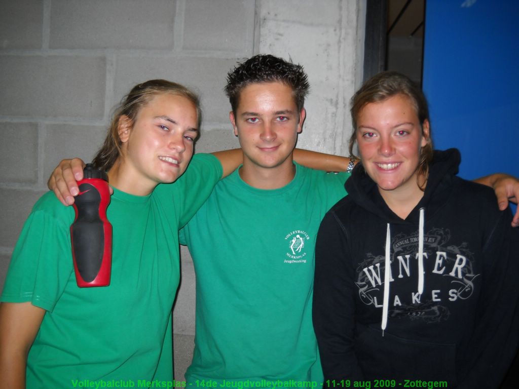 De begeleiding van de jongste jeugd: Loes, Hans en Elien.