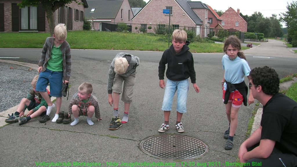 Wie kan zijn schoen het verste sjotten?