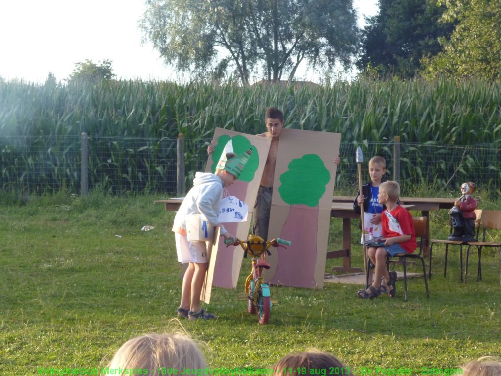 'Sprookjesboom' door de preminiemen.