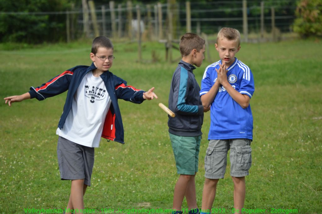 De preminiemen spelen Kubb.