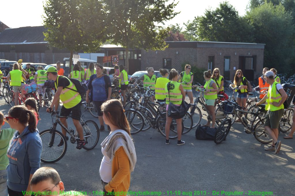 Klaar voor vertrek naar de sporthal.