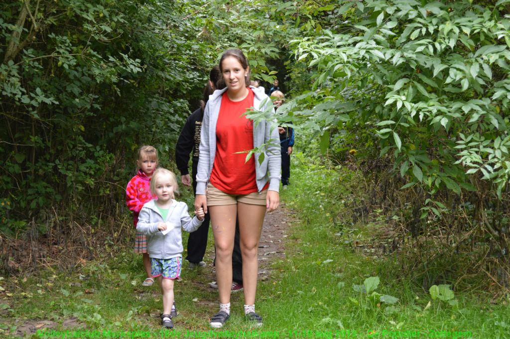 Ondertussen paracommandotocht met de preminiemen.