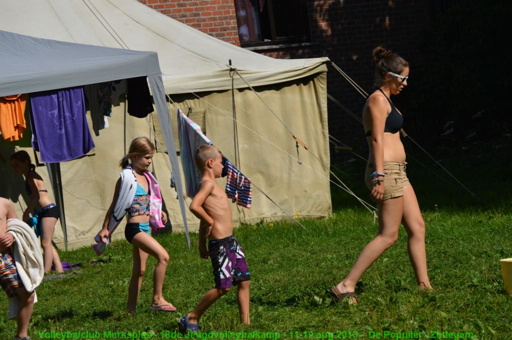 De volleyspeeltuin komt ook waterspelletjes spelen.