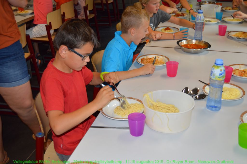 Een traditie: spaghetti de eerste avond!