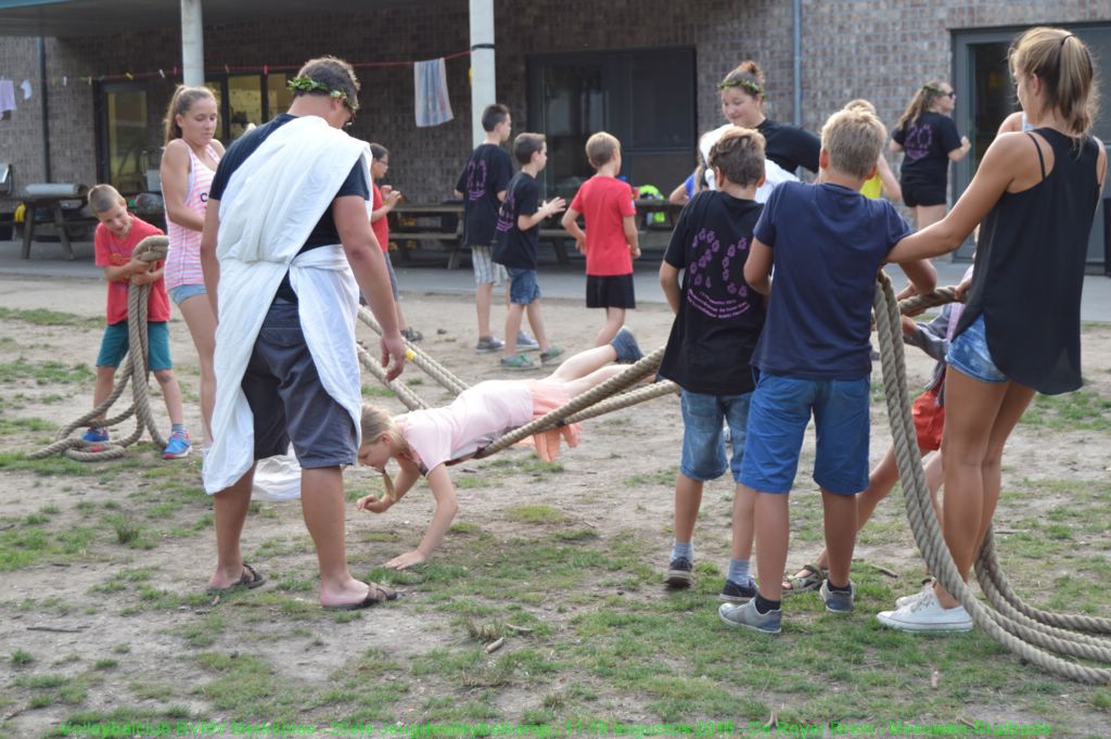 iedereen met een dik touw van de grond heffen.