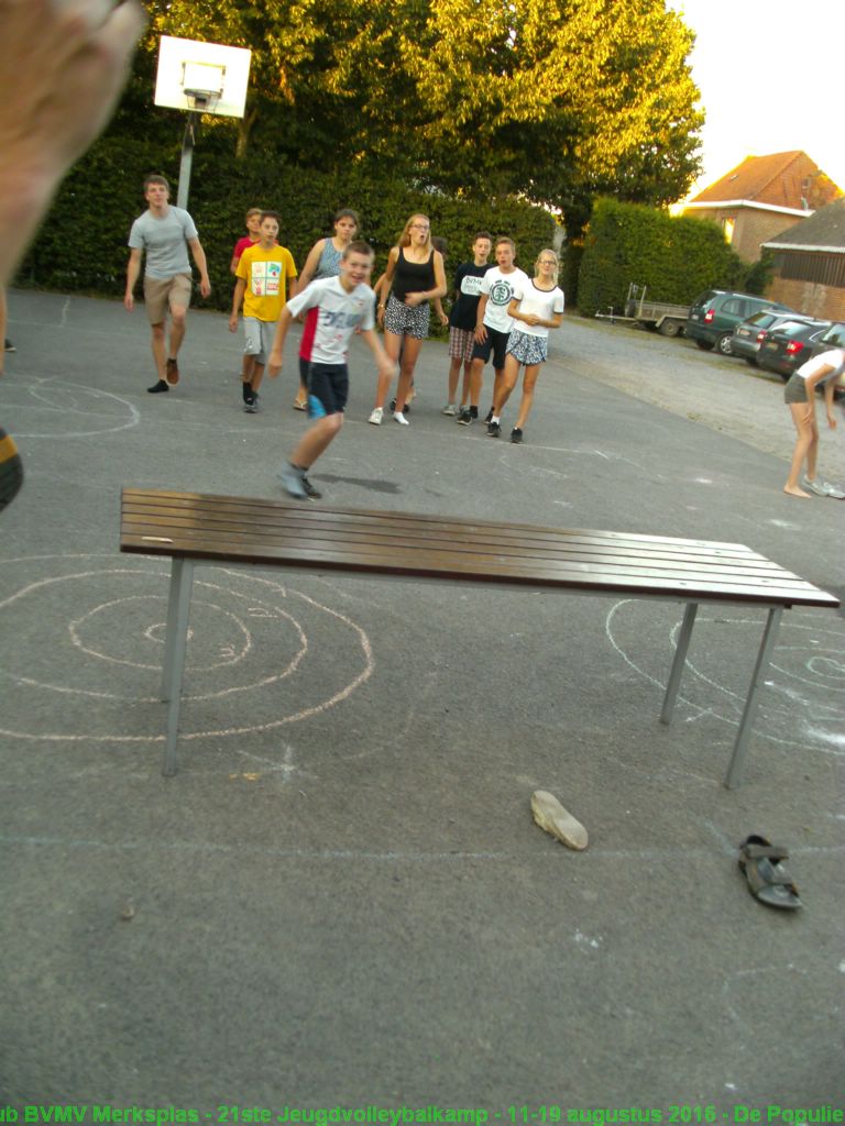 Schoen op de tafel sjotten.