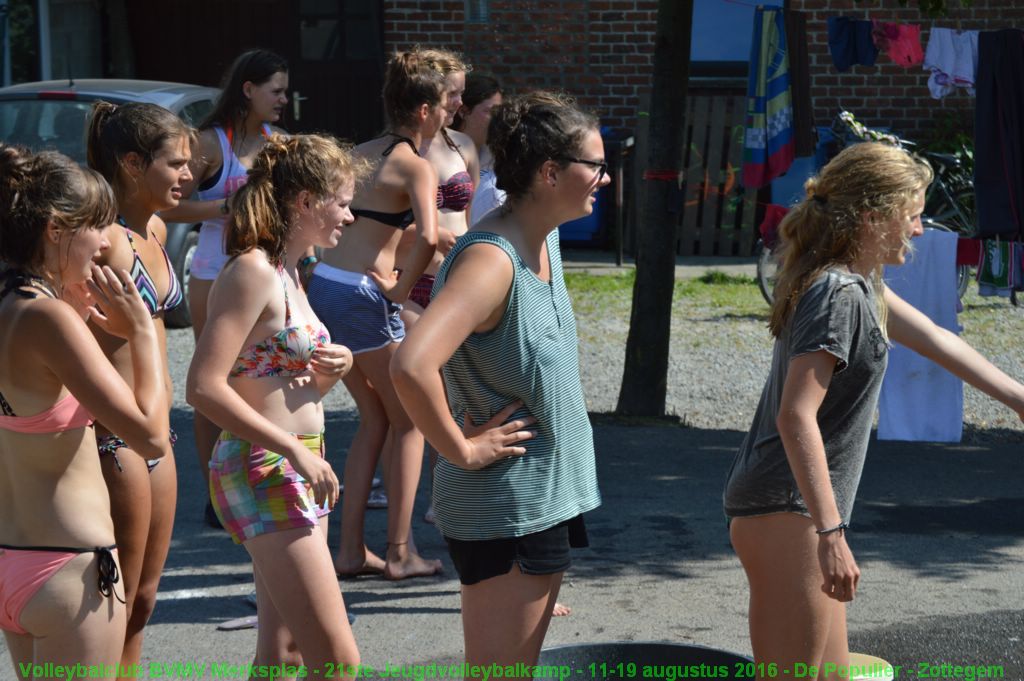 Waterspelletjes met de Scholieren.