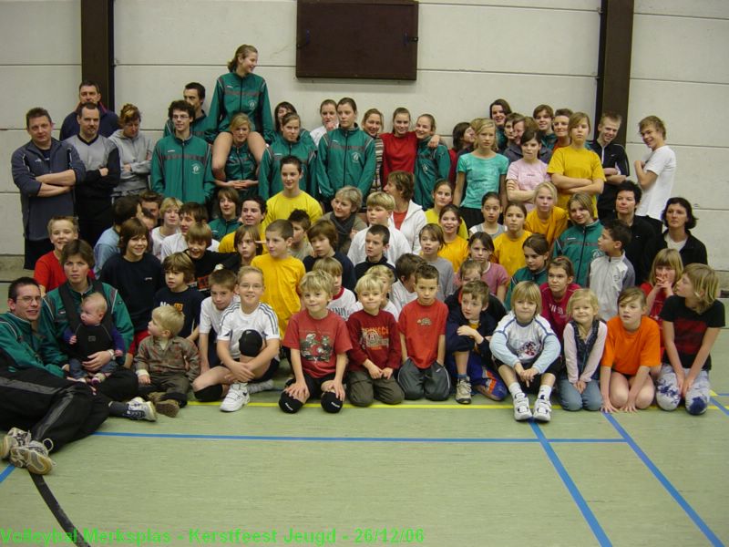 Volgend jaar zijn er hopelijk nog meer ouders aanwezig om te volleyballen.