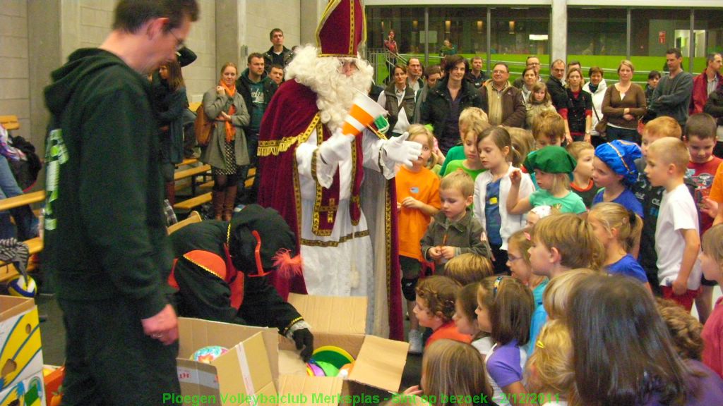 De Sint heeft nieuwe ballen, kegels, springtouwen,...