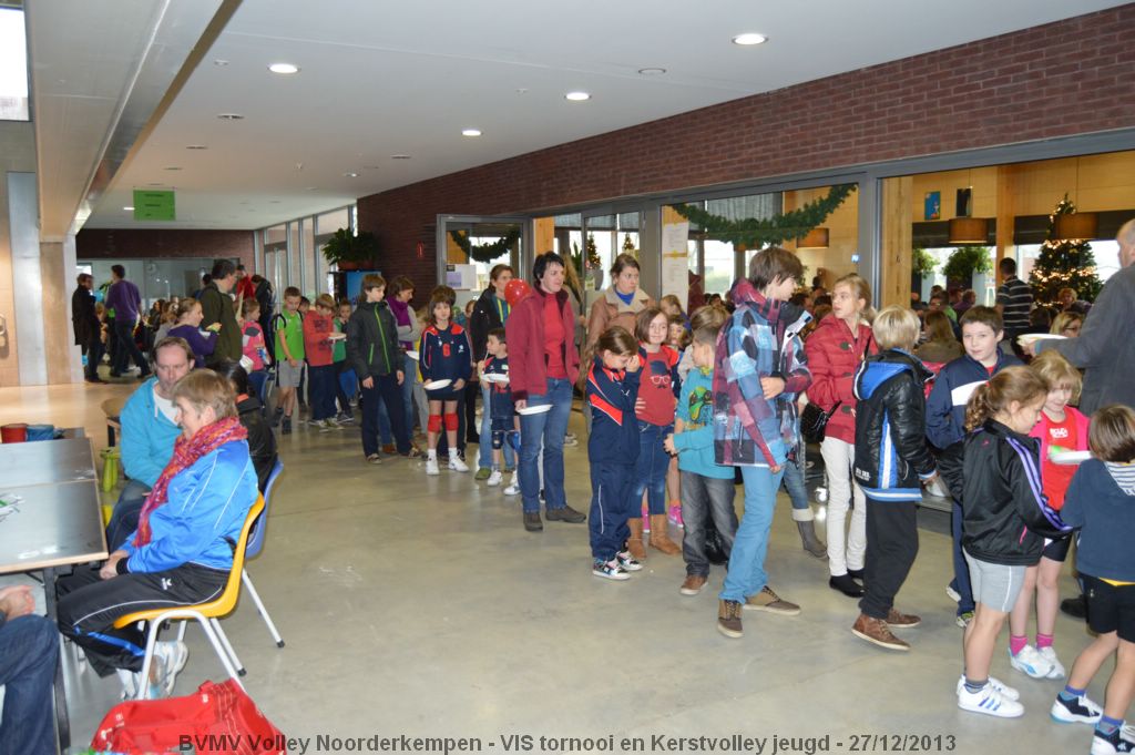 En dan zijn er voor alle volleyballers lekkere wafels.